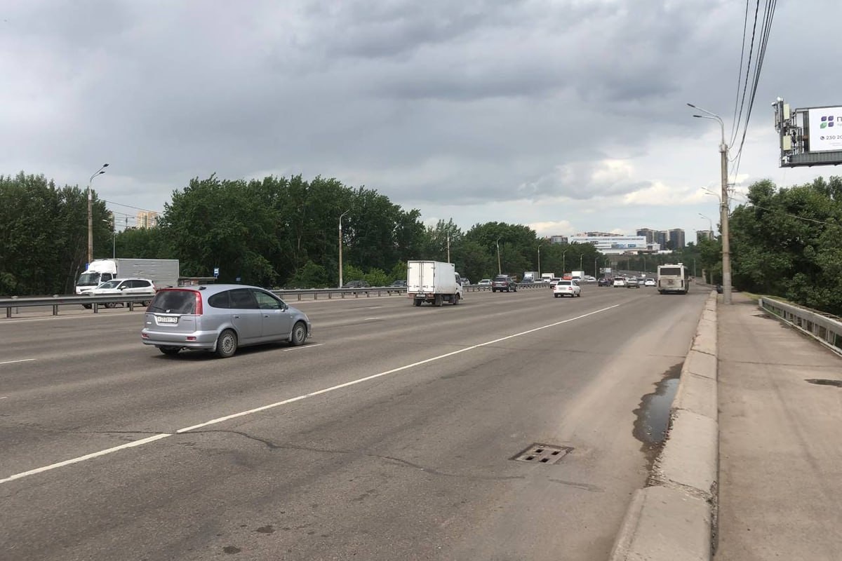 В Красноярске ввели режим угрозы ЧС из-за размыва опоры Октябрьского моста