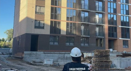 В Новосибирске во время строительных работ двое подростков сорвались с 26-го этажа
