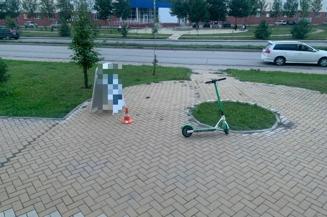 В Новосибирске подросток на электросамокате наехал на 3-летнего ребенка
