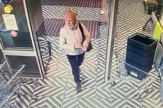 В Екатеринбурге женщина нашла банковскую карту и устроила шопинг