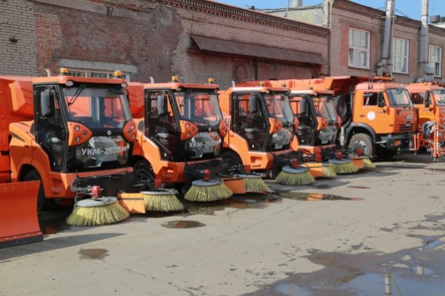 В Новосибирск поступит 51 специальная машина для уборки улиц