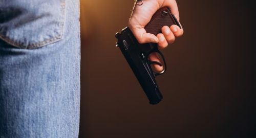 В Новосибирске полиция ищет подозреваемого в стрельбе на улице Ипподромской