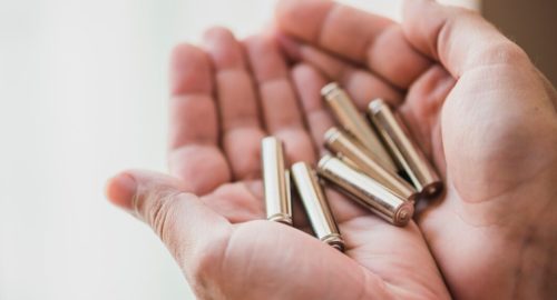 SHOT: в Красноярске школьник во время купания нашел пакет с СВУ и патронами