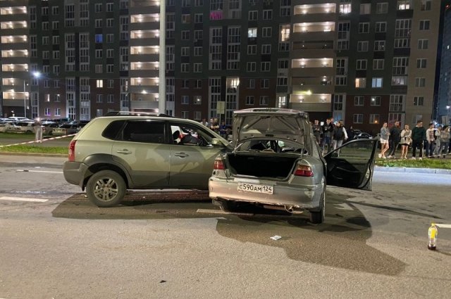 В Омске женщина разбилась в ДТП, спеша на место гибели мужа