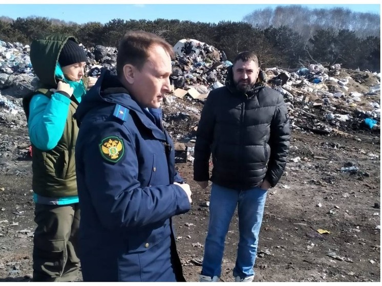 Новосибирская прокуратура обнаружила нарушения на мусорном полигоне в Болотном