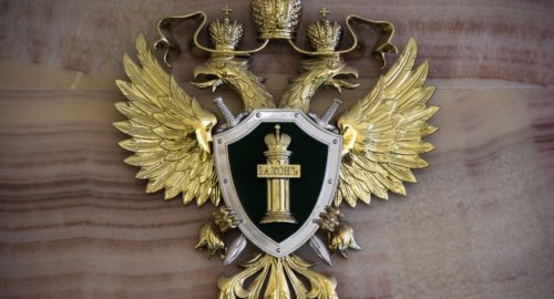 В Нижневартовске улицу затопило кипятком после аварии на теплотрассе