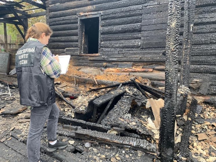 В Иркутске во время пожара в жилом доме погибла семейная пара