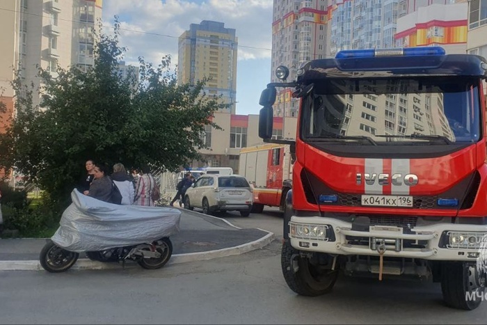 В Екатеринбурге в квартире жилого дома на улице Циолковского произошел взрыв