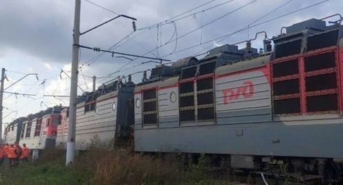 Под Красноярском около станции Мариинск сошли с рельсов два локомотива