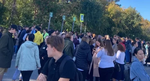 В Тюмени из ТРЦ эвакуируют людей из-за сообщения о минировании