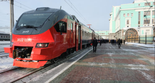 Троих пассажиров сняли с поезда в Тюмени за дебош