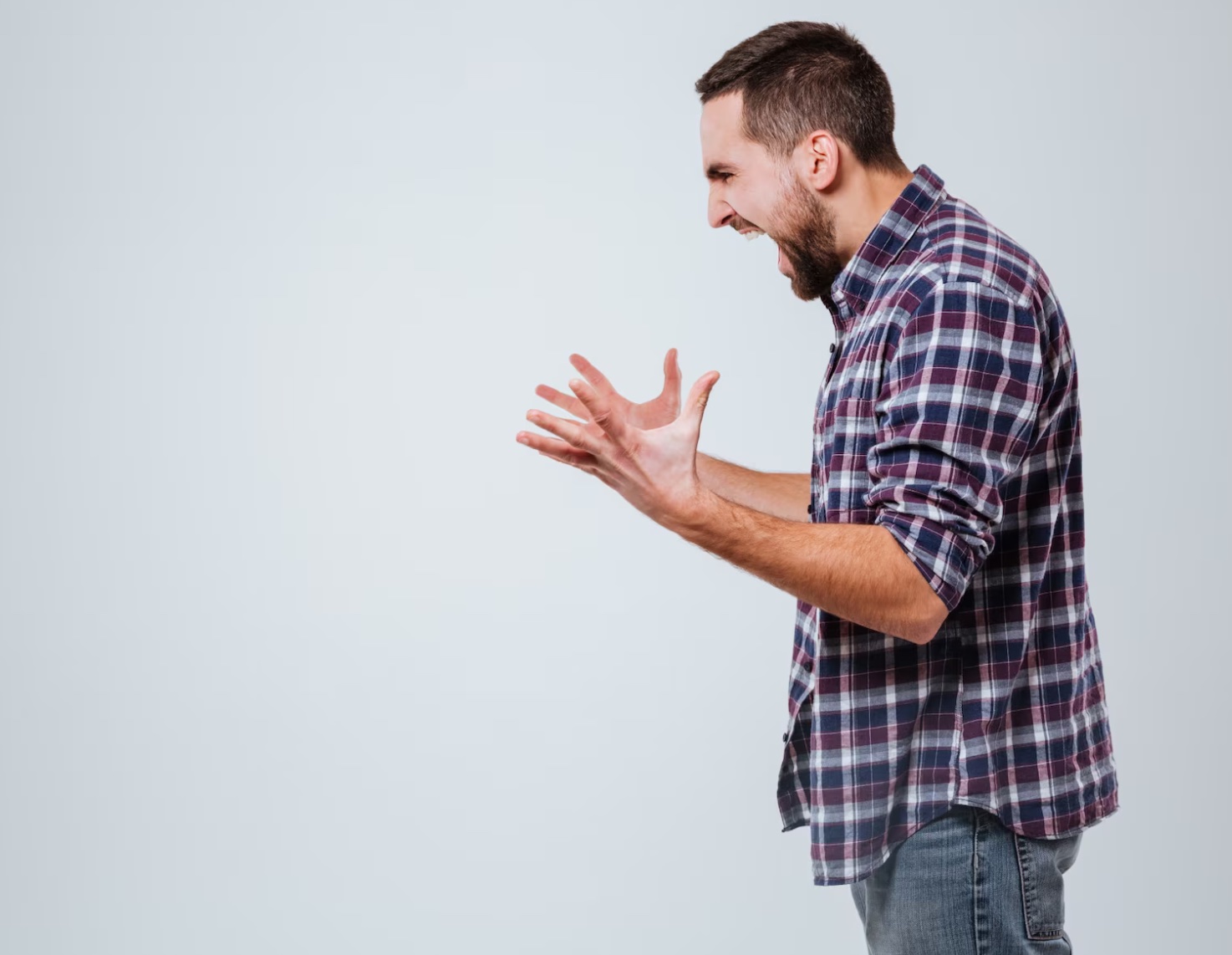 Тюменка рассказала, что ее 4 года преследует бывший сожитель