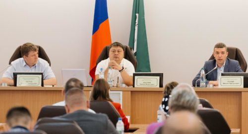 Бывшего депутата Томской думы Акатаева обвиняют в мошенничестве