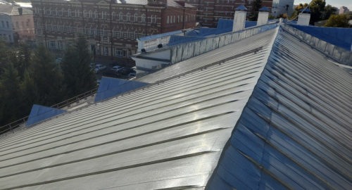 В Томске завершается ремонт крыши Театра юного зрителя