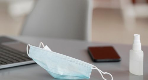 Жители Новосибирска распространяют ложные сообщения о ядовитых масках