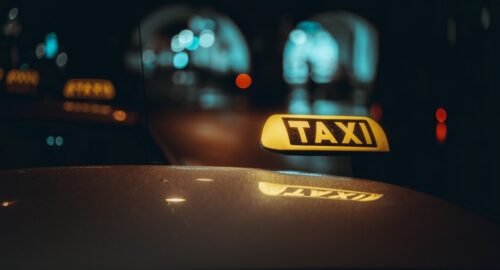 Таксисты Тюмени не хотят забирать пьяных пассажиров с корпоративов