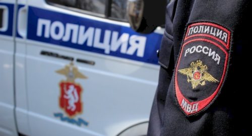 Возле ТРК в Екатеринбурге мигранты порезали мужчину с ребенком
