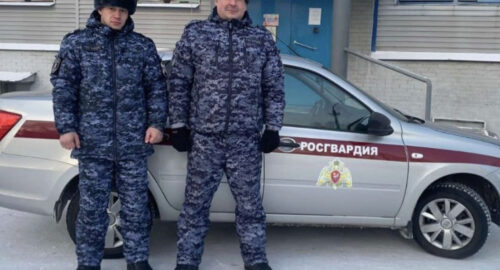 В Иркутской области сотрудники Росгвардии спасли замерзавшего на морозе мужчину