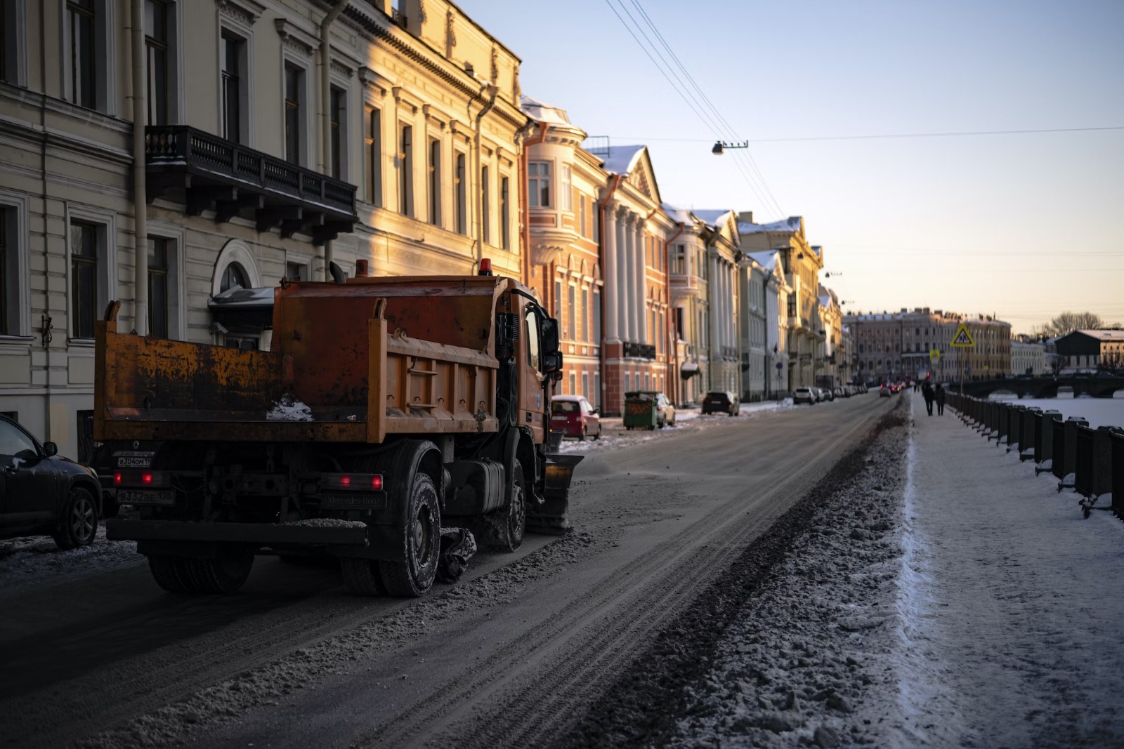 В Бердске неизвестный открыл стрельбу по мусоровозу