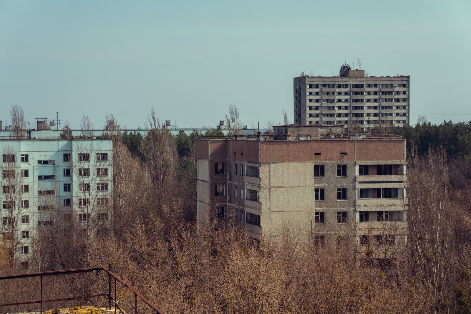 Власти Тюмени прокомментировали демонтаж столетнего бирюзового дома