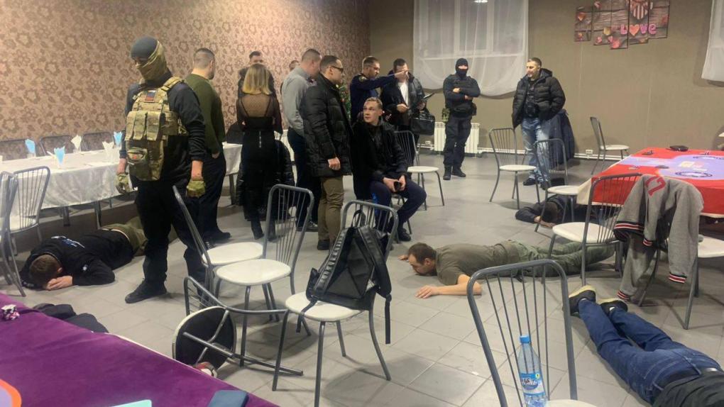 В Новосибирске силовики нагрянули в подпольное казино на улице Залесского