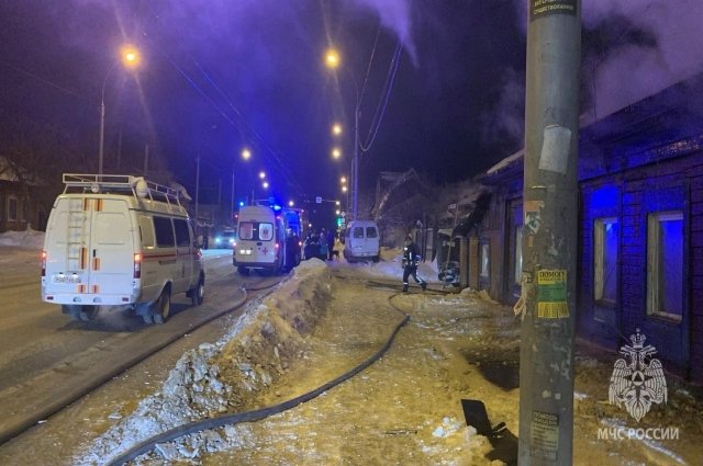 В Новосибирске во время пожара в доме на Кирова погиб мужчина
