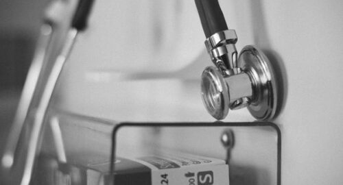 До 12 мая в Красноярске онкодиспансер беплатно проверит родинки по фото