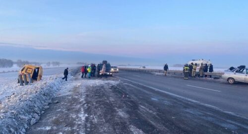 В Кузбассе проводят проверку после ДТП со школьным автобусом