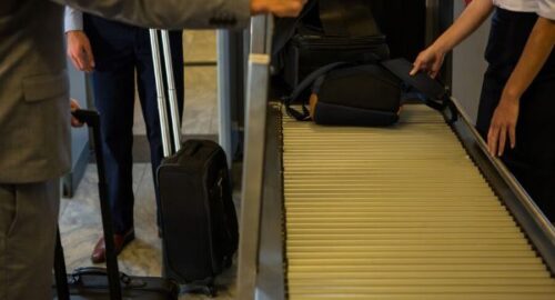 Пассажиры вновь жалуются на огромные очереди в томском аэропорту имени Камова