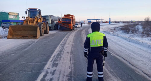 Водителей большегрузов в Кузбассе задержали за потертые номера