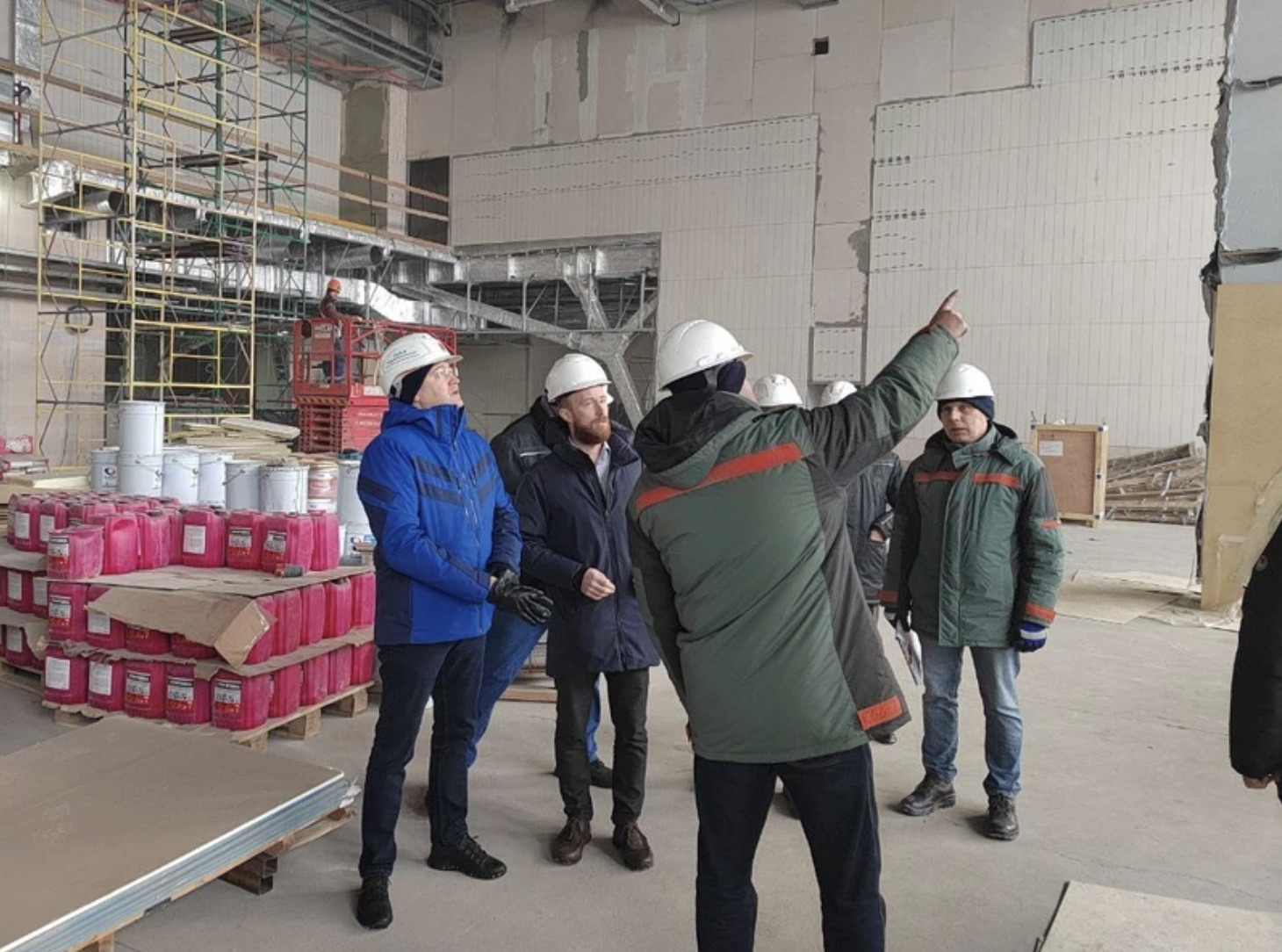Власти Кемеровской области проверили ход ремонта аэропорта