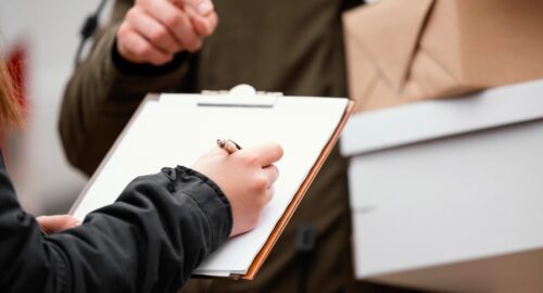 Профессор НГАУ Титова призвала дачников срочно побелить яблони