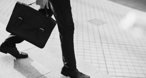 Летом больше сотни тюменцев останутся без работы
