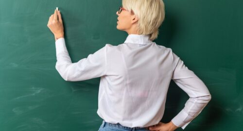 В начале учебного года в тюменских школах не хватает более 370 педагогов