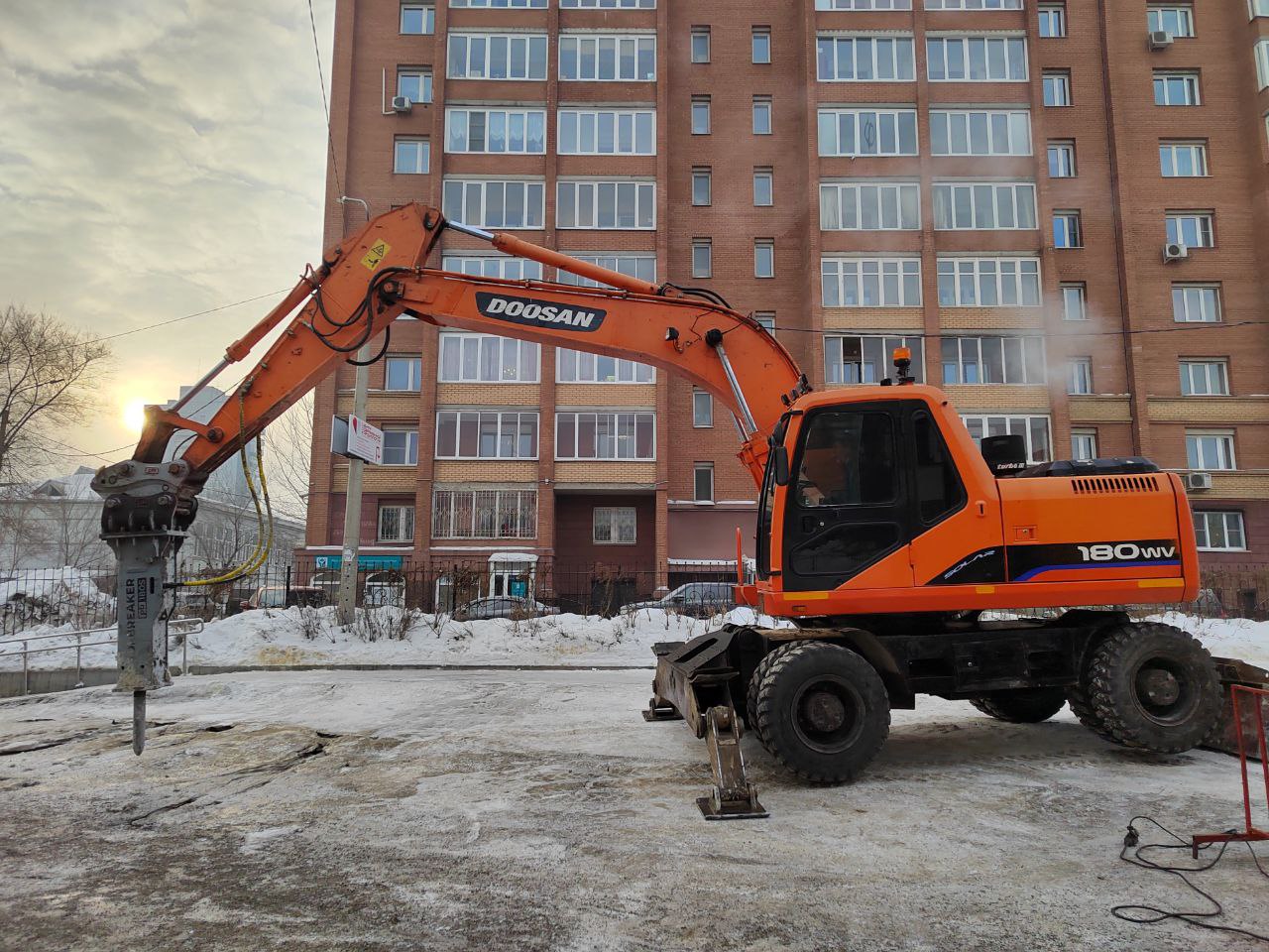 На месте коммунальной аварии в Красноярске земля промёрзла на 1,5 метра