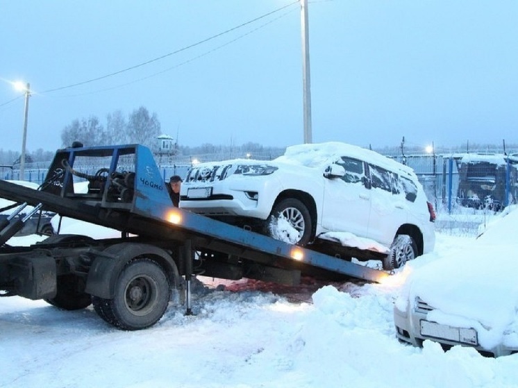 Томич рассчитался по налоговым долгам после ареста Toyota Land Cruiser