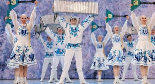 Новосибирское хореографическое училище посетил полпред Серышев