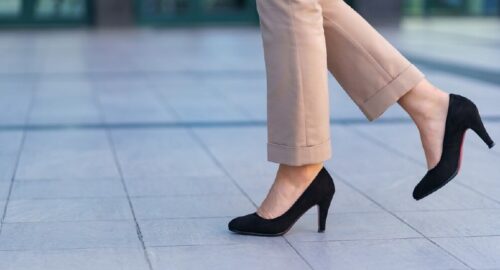 В Новосибирске самую красивую сотрудницу бьюти-салона наградил Woman.ru