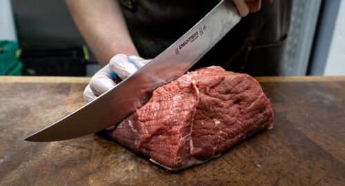 В Новосибирской области из оборота изъяли две партии некачественного мяса