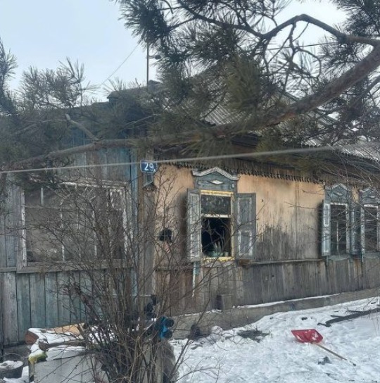В полыхающем доме в Кемеровской области сгорели трое детей