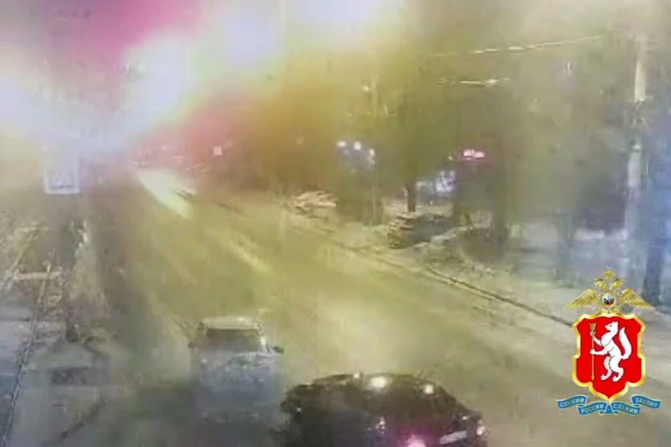 В Екатеринбурге в лобовом столкновении погиб пожилой водитель
