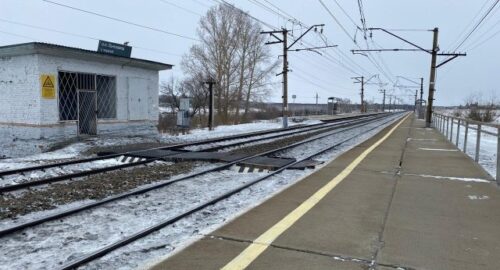 На станции Инская в Новосибирске мужчина попал под колеса поезда