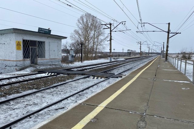 На станции Инская в Новосибирске мужчина попал под колеса поезда