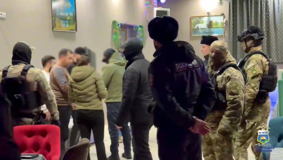 Силовики провели рейд по ночным заведениям Тюмени