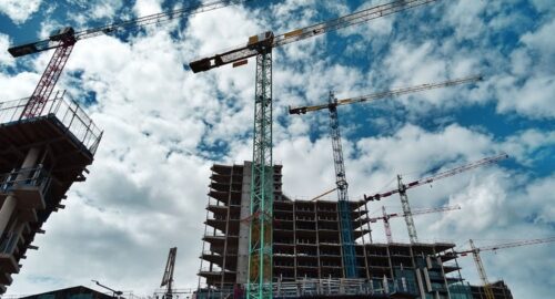 В Томской области объем сдачи многоквартирных домов понизился на 42,2%