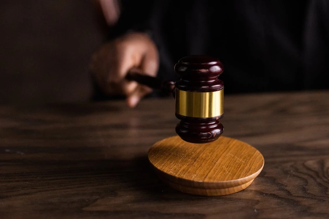 В Тюмени мигранта не могут отправить на родину