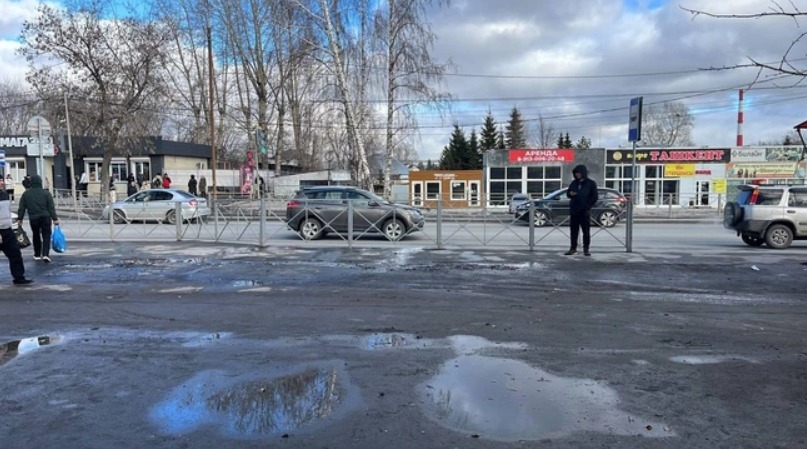 В Новосибирске демонтировали незаконные торговые точки у Хилокского рынка