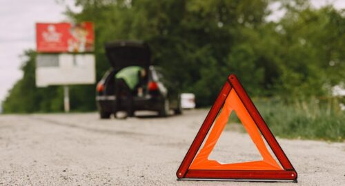 Автомобиль сбил 4-летнего мальчика во дворе дома в Новосибирске