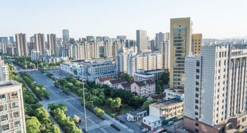 Два участка улицы Немировича-Данченко в Новосибирске сужены до конца мая