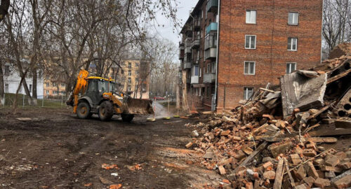 В Новокузнецке снесли дом на Горьковской